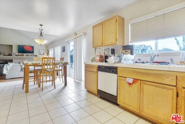 5083 Grand Avenue, Montclair CA: https://media.crmls.org/mediaz/f899e6a4-62e1-41d1-862b-f861d7e66520.jpg