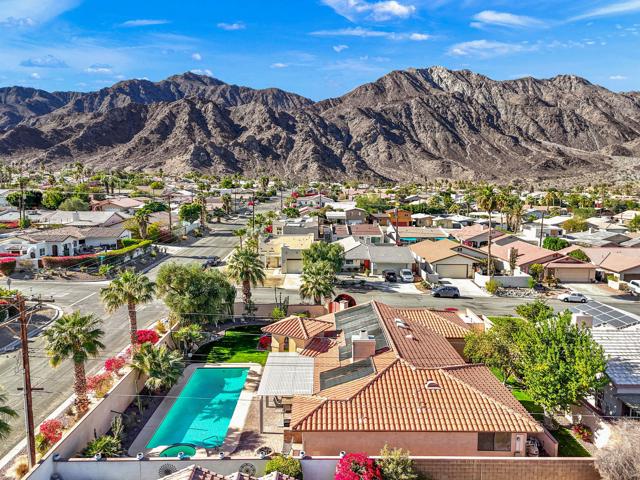 53720 Avenida Carranza, La Quinta CA: https://media.crmls.org/mediaz/f89a813f-7bde-434b-ad63-115e19f11a76.jpg