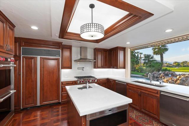 2 Deerfield Court, Rancho Mirage CA: https://media.crmls.org/mediaz/f89aca80-25f8-426d-8f7c-a3125c2b4f72.jpg