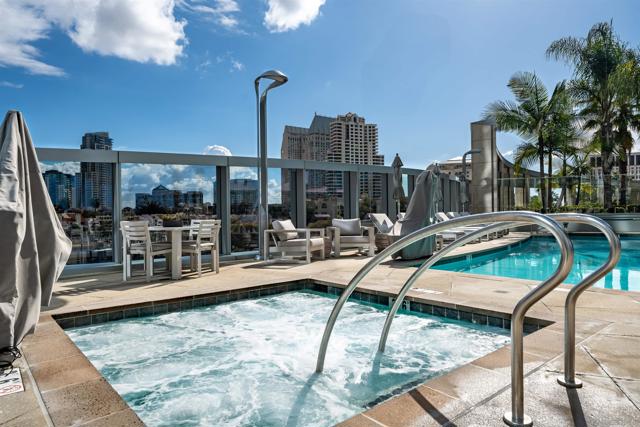 888 W E St, San Diego CA: https://media.crmls.org/mediaz/f89ae248-a916-42f4-b11a-bcf960cec74e.jpg