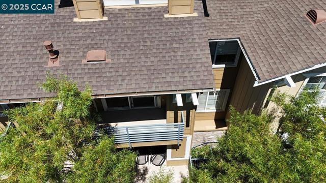 1582 Chandler St, Oakland CA: https://media.crmls.org/mediaz/f89b09ec-c8a8-4c67-96dd-1ddec38e7e83.jpg