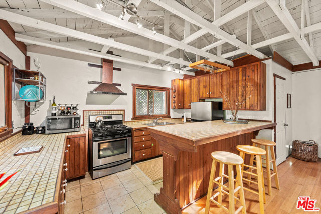 20158 Observation Drive, Topanga CA: https://media.crmls.org/mediaz/f89b36fa-4868-4be4-9928-cdb33dd53033.jpg