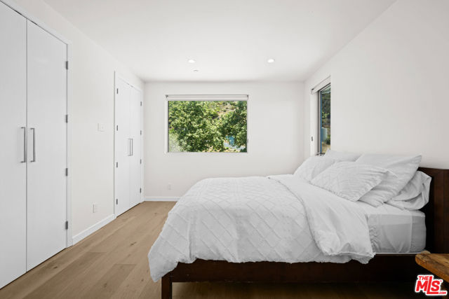 upper guest bedroom 1