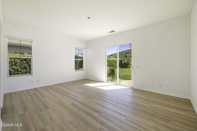 3178 Sunset Hills Boulevard, Thousand Oaks CA: https://media.crmls.org/mediaz/f89bbaa6-ba88-43dd-a5a8-2ccf18a28138.jpg