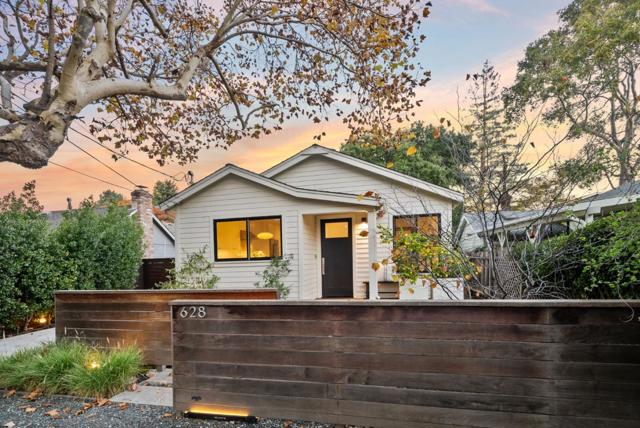 628 8th Avenue, Menlo Park CA: https://media.crmls.org/mediaz/f89bde28-5fd4-4c09-b8b4-cad926411089.jpg