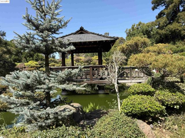 22012 Sevilla Rd, Hayward CA: https://media.crmls.org/mediaz/f89c2b8c-adb1-462b-9ab6-2f164c2905b6.jpg
