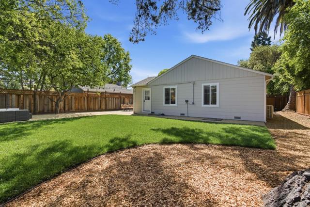 577 Green Manor Court, Palo Alto CA: https://media.crmls.org/mediaz/f89cc118-15b2-4a8c-a239-a9ed13b802e9.jpg