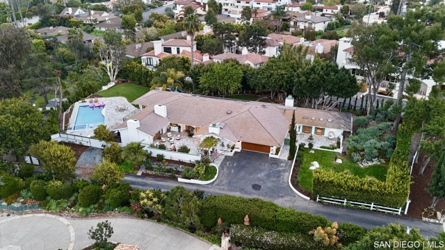 6026 La Granada, Rancho Santa Fe CA: https://media.crmls.org/mediaz/f89cdef6-180c-43bc-8975-9787f99fa4de.jpg