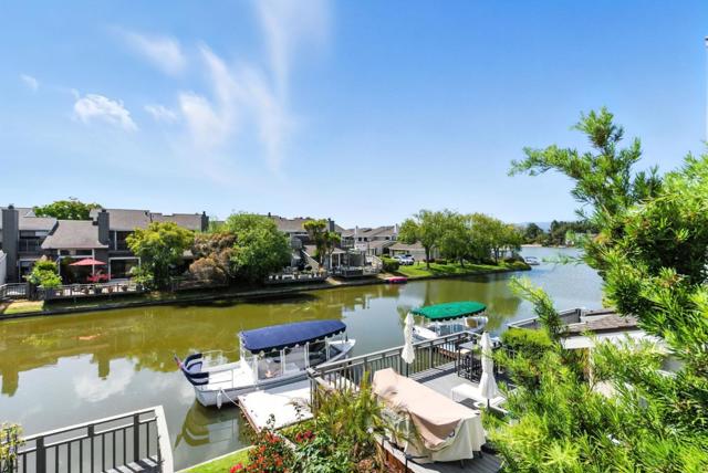588 Marlin Court, Redwood City CA: https://media.crmls.org/mediaz/f89d061d-949d-4329-9fa0-8eb6d416c81d.jpg