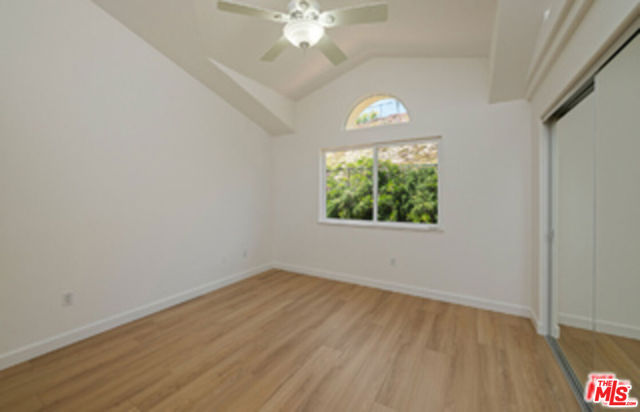 6465 Zuma View Place, Malibu CA: https://media.crmls.org/mediaz/f89d3f7d-0ca2-44a1-b74d-ff9568bcfe71.jpg