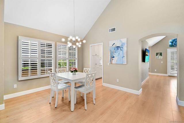 13957 Royal Melbourne Sq, San Diego CA: https://media.crmls.org/mediaz/f89d52c8-5767-4b3a-a6d4-9decc3092839.jpg