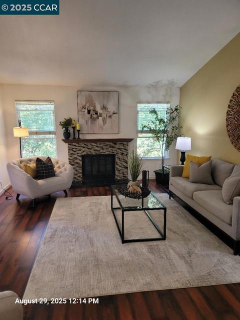 280 Scottsdale Rd, Pleasant Hill CA: https://media.crmls.org/mediaz/f89d9ff6-dee4-47ff-919b-562602100967.jpg