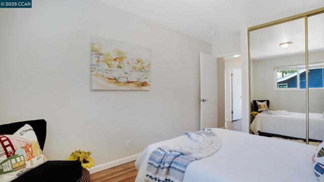 5517 Kirkwood Dr, Concord CA: https://media.crmls.org/mediaz/f89dfa9b-6937-4d96-a0bc-248d1c1edde8.jpg