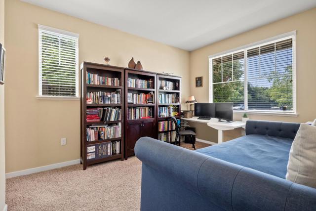 1141 Navigator Drive, Lathrop CA: https://media.crmls.org/mediaz/f89e2550-d8d1-4dcf-9e93-0085e8b78774.jpg