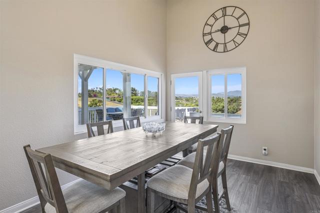 Detail Gallery Image 17 of 53 For 3016 Alta Vista Dr, Fallbrook,  CA 92028 - 3 Beds | 3/1 Baths