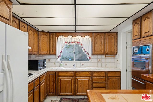 1314 Palms Boulevard, Venice CA: https://media.crmls.org/mediaz/f89ea45f-8dfb-4da8-a3f1-1b2588235b7d.jpg