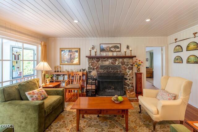 Detail Gallery Image 3 of 25 For 44561 Gordon Ln, Mendocino,  CA 95460 - 3 Beds | 2 Baths