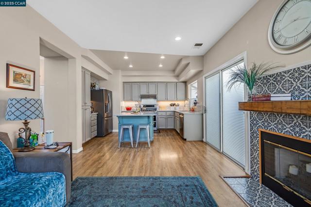 967 Heather Ln, San Lorenzo CA: https://media.crmls.org/mediaz/f89f417c-0dc4-4031-a1dd-f29a2a61eb5d.jpg