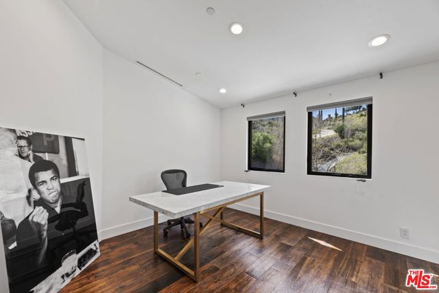 31830 Lobo Canyon, Agoura Hills CA: https://media.crmls.org/mediaz/f89f4d18-7d91-4474-87e1-db8ed5afd19d.jpg