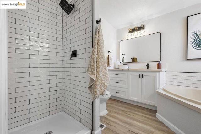 33526 4th ST, Union City CA: https://media.crmls.org/mediaz/f8a00ab4-477b-4a26-bbb1-e0244e9072bc.jpg