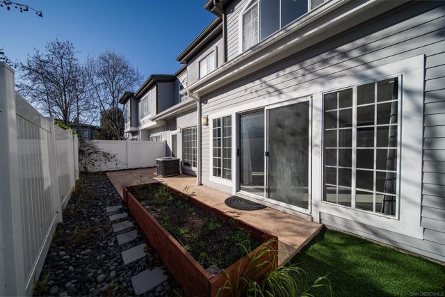 8625 Via Mallorca, La Jolla CA: https://media.crmls.org/mediaz/f8a03282-02de-47b2-a247-3e9f2b79f093.jpg