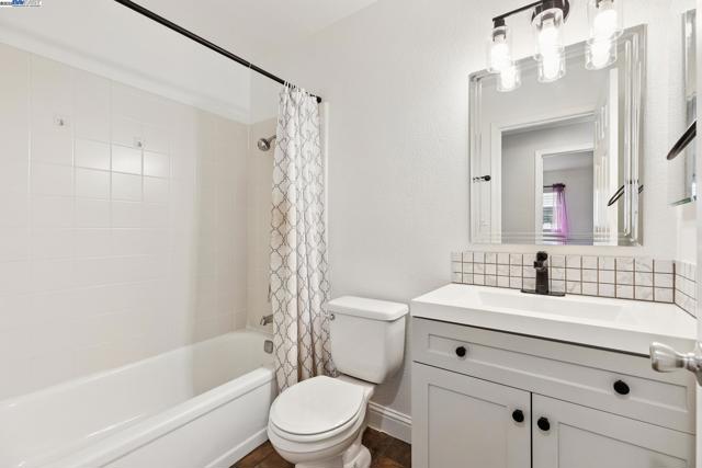 310 S Central Ave, Tracy CA: https://media.crmls.org/mediaz/f8a0ae53-d5e9-40cb-8f71-e0a325faf965.jpg