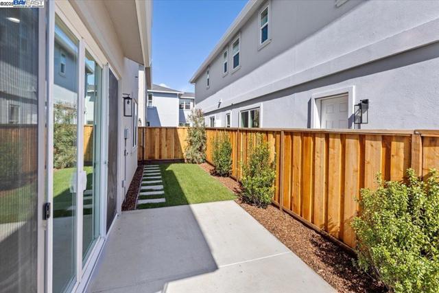 37282 Magnolia St, Newark CA: https://media.crmls.org/mediaz/f8a185ce-ebde-45e1-aeb7-4fd3bf3486b7.jpg