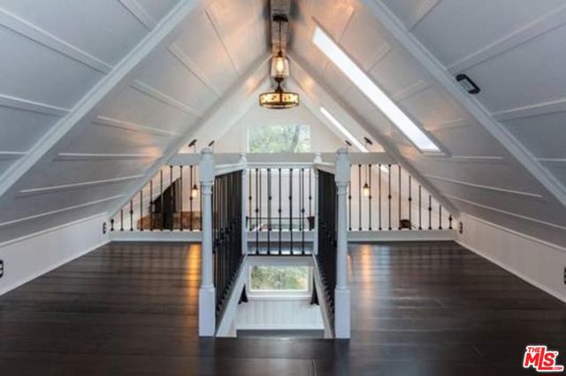 638 N Topanga Canyon Boulevard, Topanga CA: https://media.crmls.org/mediaz/f8a23ce8-6fd4-475f-ad4c-c487e5c31124.jpg