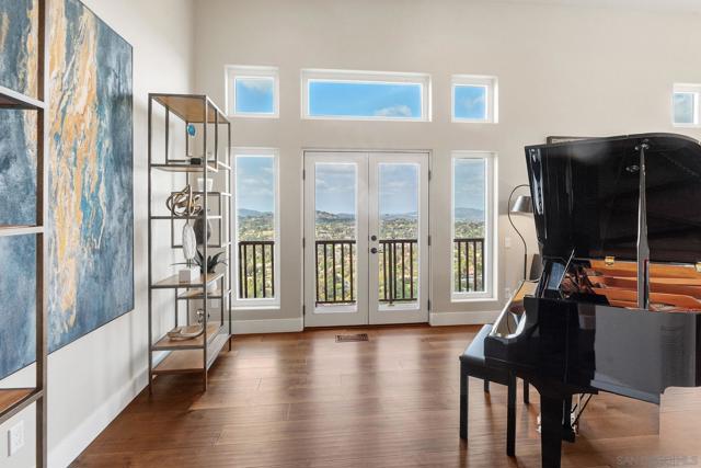 15484 Markar Rd, Poway CA: https://media.crmls.org/mediaz/f8a32e6b-68d6-4e32-8ed3-4963fce0ef9b.jpg