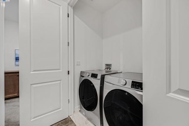 5394 Arnold Rd, Dublin CA: https://media.crmls.org/mediaz/f8a39c63-da6d-4e44-9ae6-96a3513c1f2b.jpg