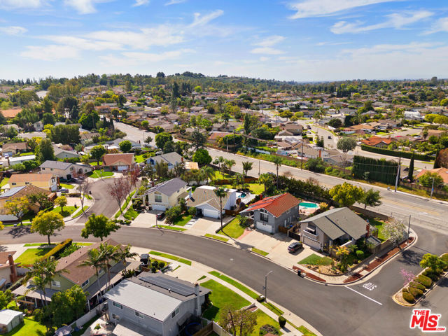 3059 Heather Drive, Fullerton CA: https://media.crmls.org/mediaz/f8a48d41-d6c9-4f8d-a4bb-51de0718d5cd.jpg