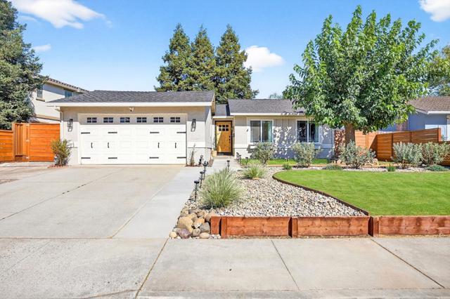 1295 Jasmine Way, Morgan Hill CA: https://media.crmls.org/mediaz/f8a52283-fedb-4e32-bb93-b2c3f4a6f93e.jpg