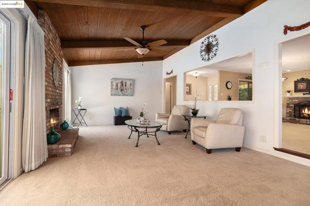 3031 Barmouth Dr, Antioch CA: https://media.crmls.org/mediaz/f8a5d485-40d9-4c25-8325-5deac4b0b714.jpg