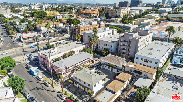 318 Columbia Avenue, Los Angeles CA: https://media.crmls.org/mediaz/f8a65c33-5397-49de-8712-992c54ed97a6.jpg
