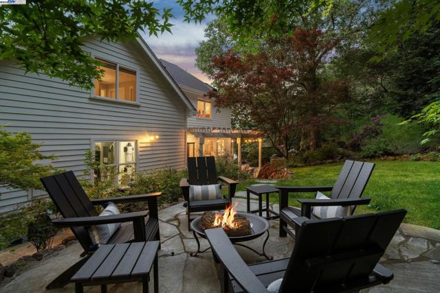 1617 Campesino Ct., Alamo CA: https://media.crmls.org/mediaz/f8a6663e-c6cc-4164-85c7-118a672e8cd9.jpg