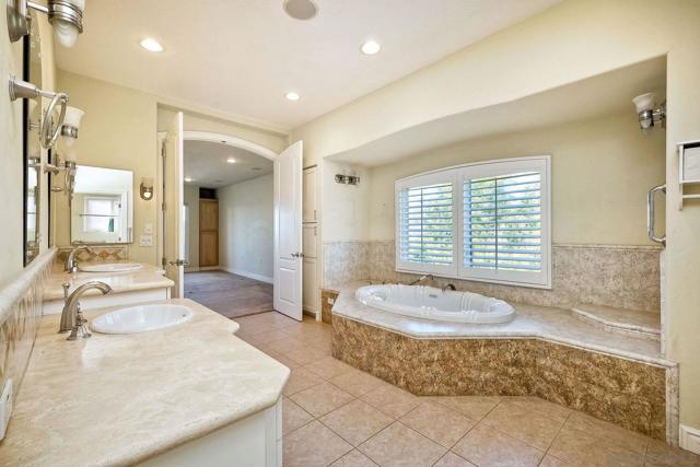 3728 Curtis St, San Diego, California 92106, 5 Bedrooms Bedrooms, ,3 BathroomsBathrooms,Single Family Residence,For Sale,Curtis St,250029170SD
