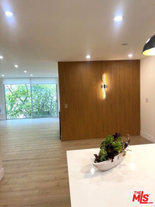 Drew Fenton | 11645 Montana Avenue Los Angeles CA | MLS: 7167122