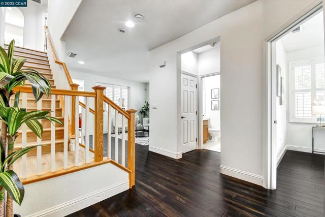 1033 LANTERN BAY, Hercules CA: https://media.crmls.org/mediaz/f8a79f51-0d83-4c67-8f7a-e41aba420382.jpg