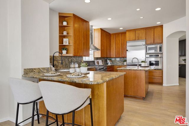 7019 E Seaside Walk, Long Beach CA: https://media.crmls.org/mediaz/f8a838aa-26fe-404a-b9e2-03c176849fbc.jpg