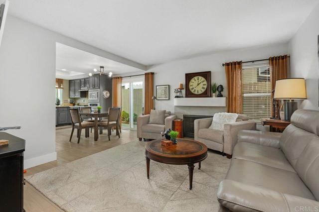 Detail Gallery Image 7 of 35 For 1585 Madrid Dr, Vista,  CA 92081 - 3 Beds | 2/1 Baths