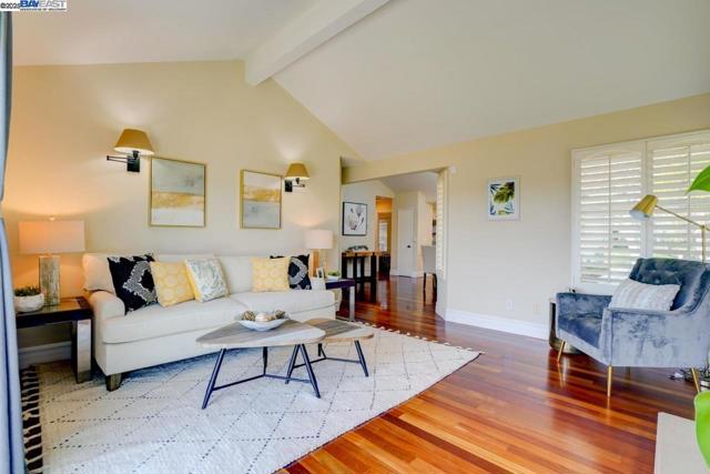 1228 Copper Peak Ln, San Jose CA: https://media.crmls.org/mediaz/f8a8602c-95c3-445b-9f93-c5eee15ce3ae.jpg