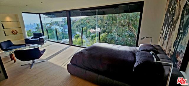 1782 Viewmont Drive, Los Angeles CA: https://media.crmls.org/mediaz/f8a895d6-bb60-4187-82ef-86bd956987bb.jpg