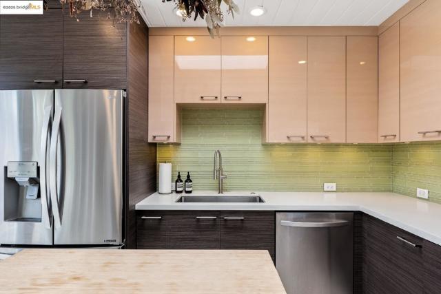 4003 Santa Fe CT, Concord CA: https://media.crmls.org/mediaz/f8a8bd49-fd57-44c6-beb6-afabd116a265.jpg
