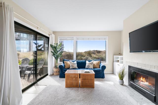 101 Shell Drive, Watsonville CA: https://media.crmls.org/mediaz/f8a925aa-fa44-4240-844e-2b396afd9fa0.jpg