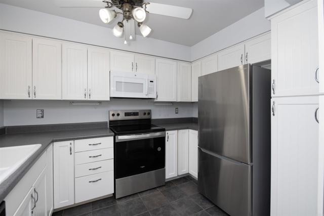 4402 Shearwater Way, Oceanside CA: https://media.crmls.org/mediaz/f8a9a80c-5637-404e-9689-dacd96d9b431.jpg