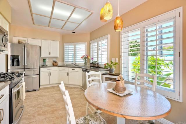 3376 Corsica Way, Oceanside CA: https://media.crmls.org/mediaz/f8aac155-8ef3-4f7b-bffc-5da455125905.jpg