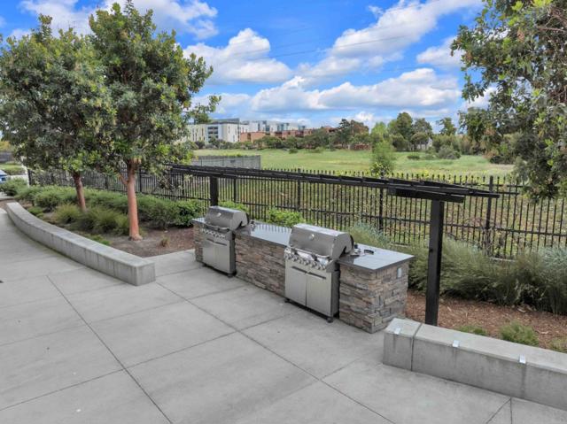 400 Mariners Island Boulevard, San Mateo CA: https://media.crmls.org/mediaz/f8ab114a-1e7e-4126-a815-031f475c897e.jpg