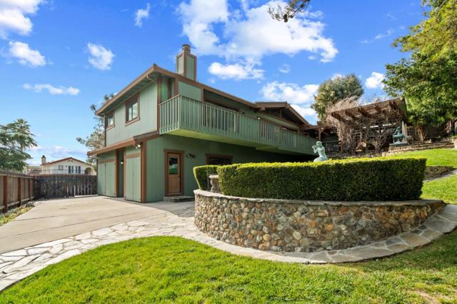 17370 Lakeview Drive, Morgan Hill CA: https://media.crmls.org/mediaz/f8ab95fb-947d-4f3a-b5dc-acb74247baeb.jpg