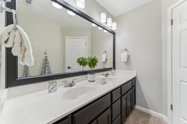 1159 Vintner Pl, Livermore CA: https://media.crmls.org/mediaz/f8abd70c-c3c1-4be5-8bec-e36382eb4968.jpg