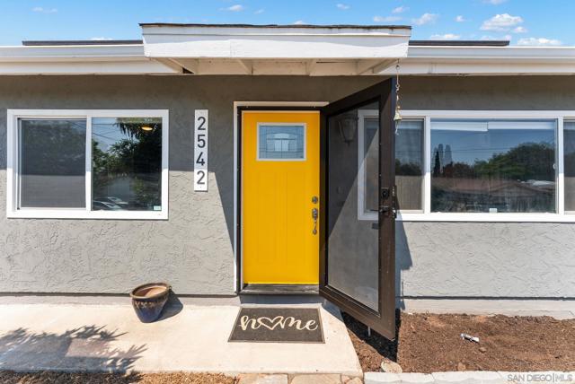 2542 Glebe Road, Lemon Grove CA: https://media.crmls.org/mediaz/f8ac07dd-75d3-40b3-972a-347f7b05ef9e.jpg